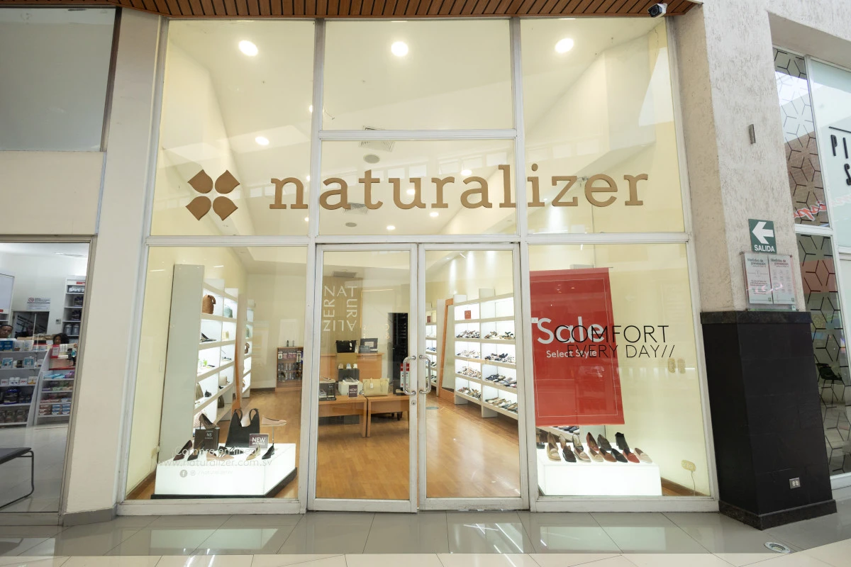 NATURALIZER